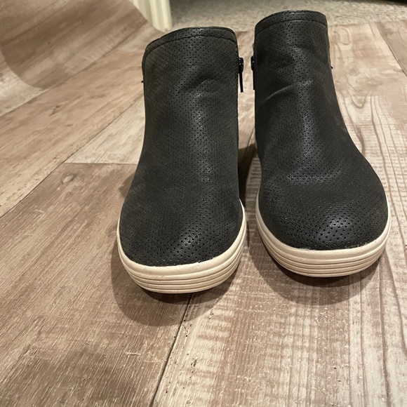 Women’s True Craft Black Ankle Zip Sneakers - Picture 7 of 14